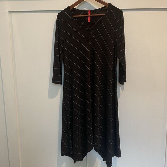IC By Connie K Dress Womens Medium Black Striped Artsy Slinky Sharkbite Hem USA - Picture 1 of 9